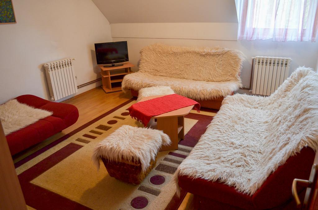 Apartments Ogorjelica ยาโฮรินา ภายนอก รูปภาพ