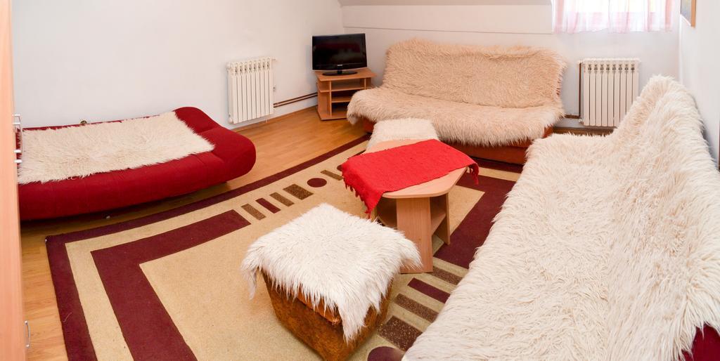 Apartments Ogorjelica ยาโฮรินา ภายนอก รูปภาพ